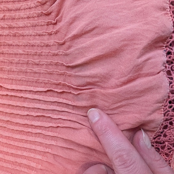 Free With Purchase Wilfred Blouse Coral Pleated Short Sleeve - Picture 2 of 10